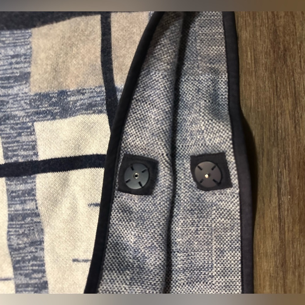 Lafayette 148 New York Open Front Wool Blend Poncho. Size S - Picture 11 of 11